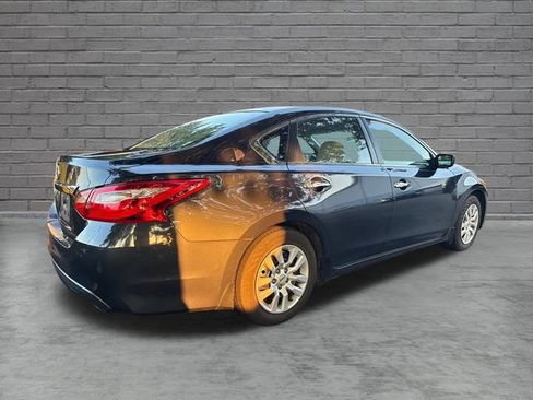 Used 2016 Nissan Altima 2.5 S w/ Power Driver Seat Package FWD image 5