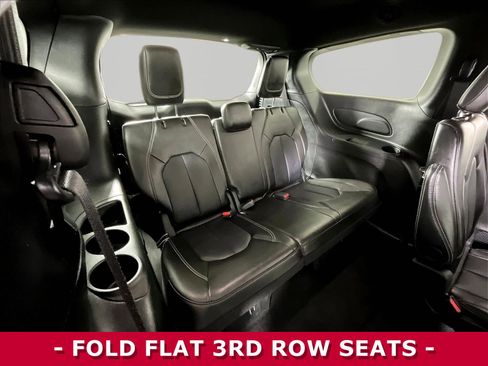 Used 2025 Chrysler Pacifica Select FWD image 25