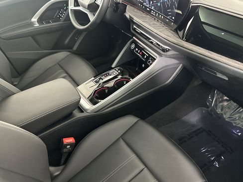 Used 2025 Audi Q5 Premium w/ 19" Wheel Package image 15