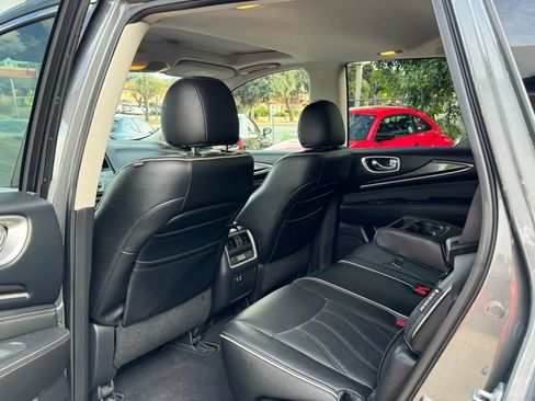 Used 2019 INFINITI QX60 Luxe w/ Essential Package image 18