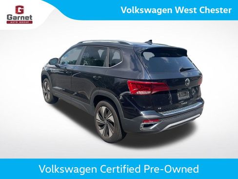 Used 2024 Volkswagen Taos SE AWD/4WD image 3