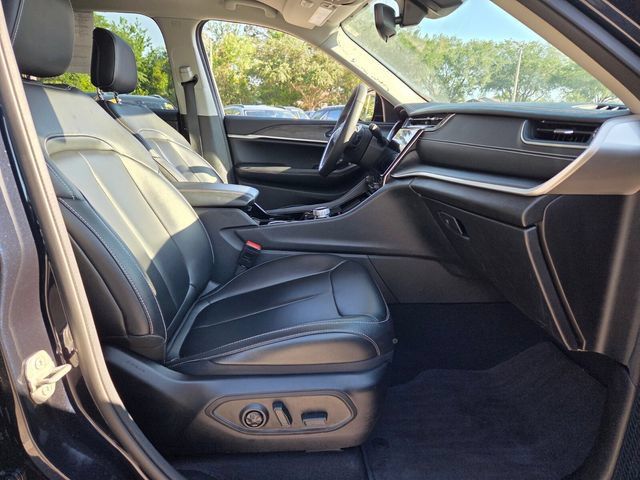 Used 2023 Jeep Grand Cherokee L Limited RWD image 26