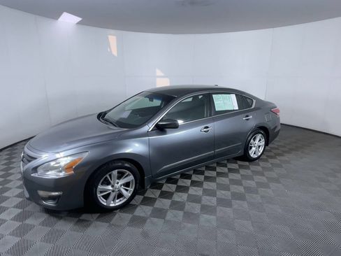 Used 2014 Nissan Altima 2.5 SV image 4