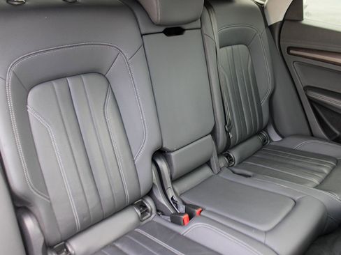 Used 2021 Audi Q5 Premium Plus w/ Premium Plus Package image 21