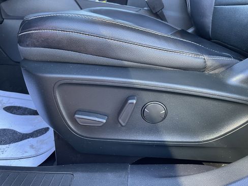 Used 2020 Ford Escape Titanium image 20