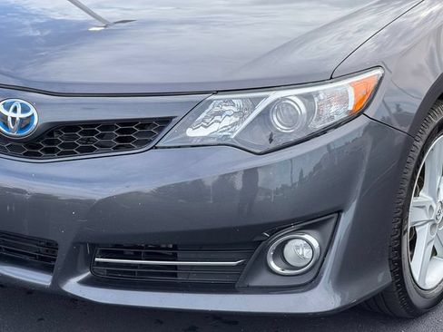 Used 2014 Toyota Camry SE w/ Moonroof Package FWD image 10