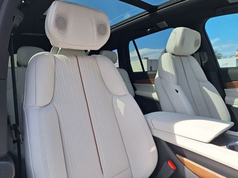 New 2026 Cadillac Vistiq Sport image 29