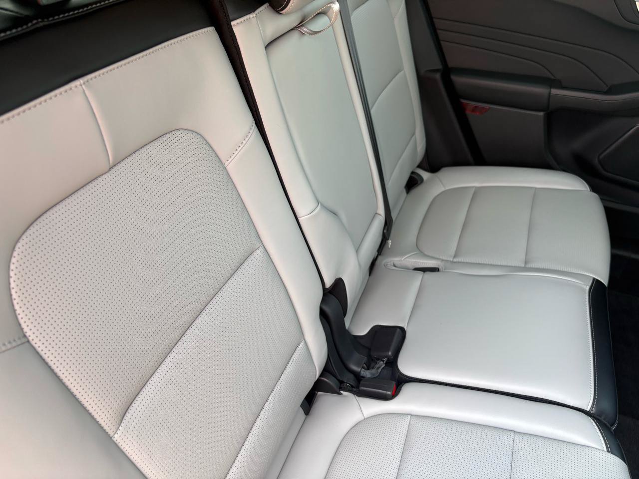 Used 2024 Ford Escape Platinum AWD/4WD image 47