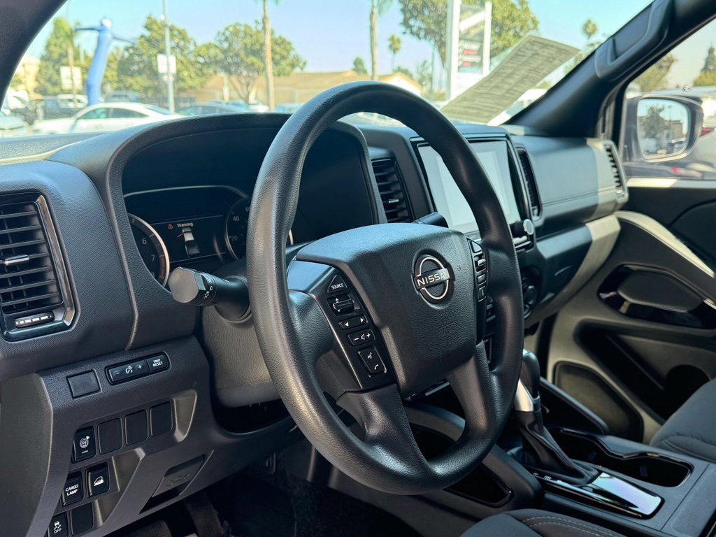 Used 2023 Nissan Frontier SV w/ Midnight Edition Package AWD/4WD image 10