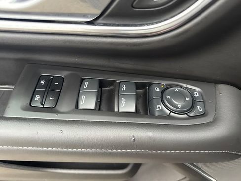 Used 2024 Chevrolet Tahoe Z71 w/ Luxury Package image 18