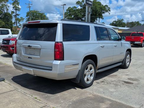 Used 2015 Chevrolet Suburban LT AWD/4WD image 4