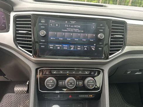 Used 2022 Volkswagen Atlas SE AWD/4WD image 16