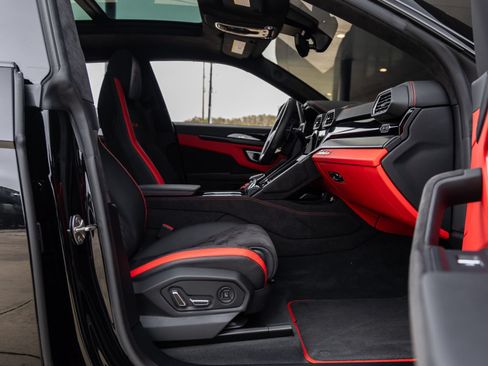 Used 2024 Lamborghini Urus S AWD/4WD image 44