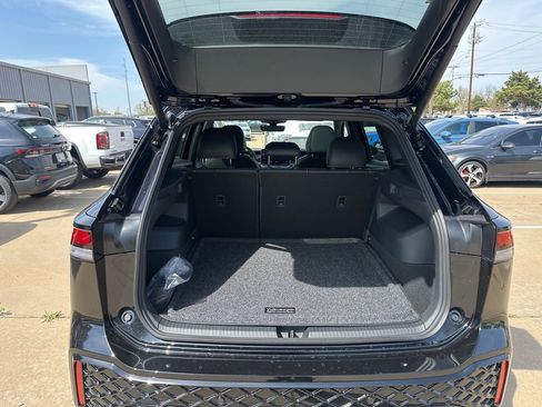 New 2026 Volkswagen Tiguan SE R-Line AWD/4WD image 14