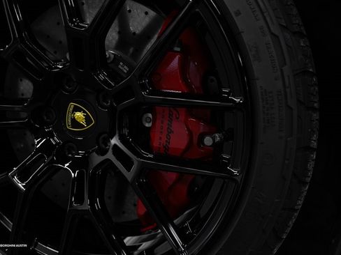 Used 2024 Lamborghini Huracan Sterrato image 6