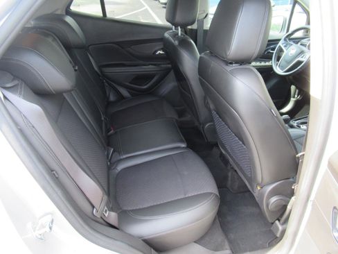 Used 2021 Buick Encore Preferred w/ Safety Package AWD/4WD image 32