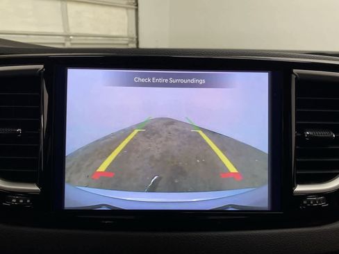 Used 2024 Chrysler Pacifica Touring-L FWD image 25