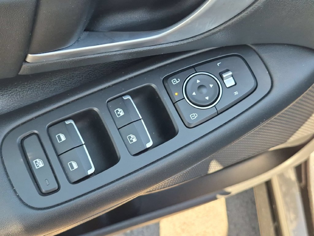 Used 2025 Hyundai Sonata SEL FWD image 13