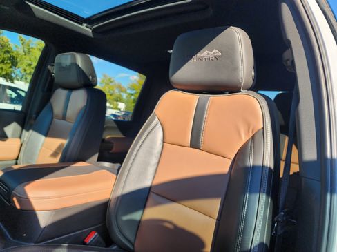 Used 2023 Chevrolet Silverado 2500 High Country image 23