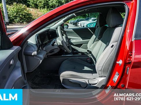 Used 2024 Hyundai Elantra SEL FWD image 18