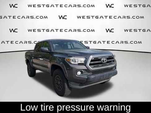 Used 2017 Toyota Tacoma SR5 w/ Tow Package RWD image 5