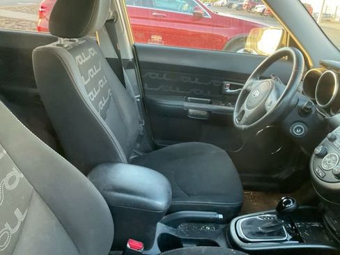 Used 2012 Kia Soul + FWD image 3