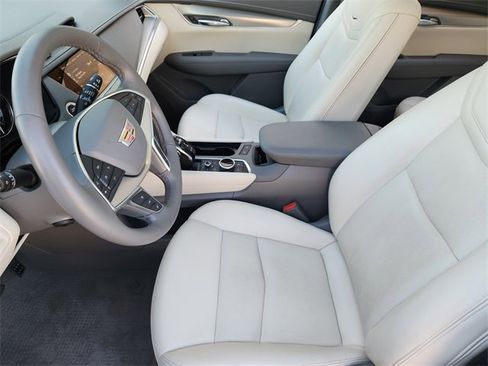 Used 2022 Cadillac XT5 Premium Luxury image 9