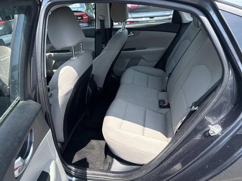 Used 2020 Kia Forte LXS FWD image 16