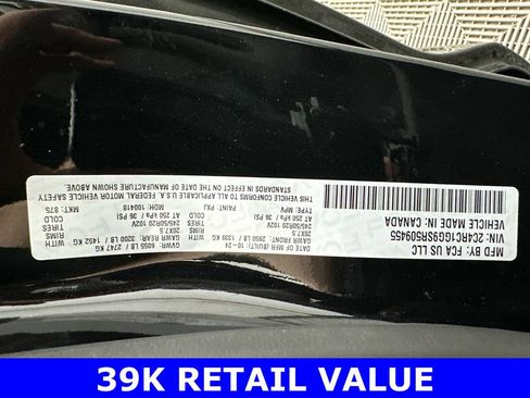 Used 2025 Chrysler Pacifica Limited image 37