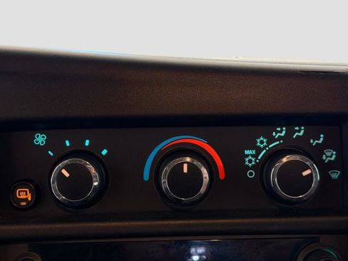 Used 2022 Chevrolet Express 2500 w/ Driver Convenience Package image 13