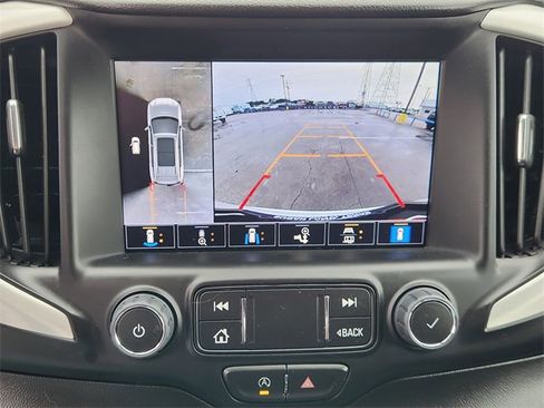 Used 2022 GMC Terrain SLT w/ Infotainment Package II image 17