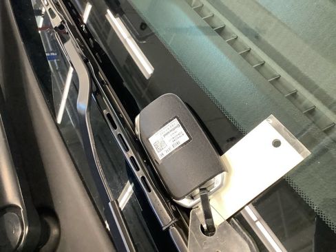 Certified 2023 Kia Carnival EX FWD image 26