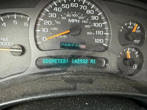 Used 2004 GMC Sierra 1500 W/T RWD image 10