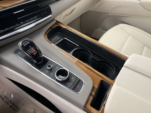 Used 2024 Cadillac Escalade Sport Platinum w/ Heavy-Duty Trailer Package image 75