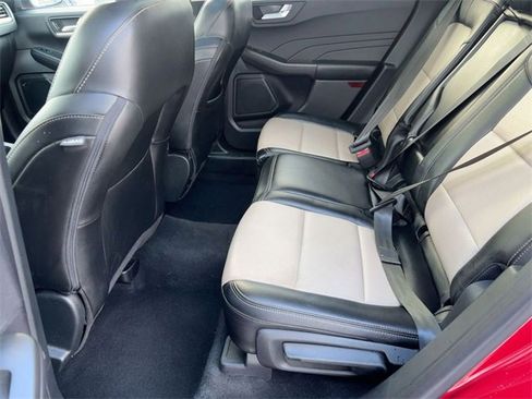 Used 2021 Ford Escape Titanium w/ Titanium Elite Package image 28