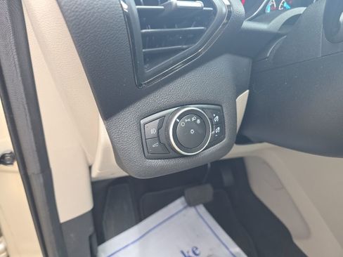 Used 2017 Ford Escape Titanium w/ Equipment Group 301A FWD image 18