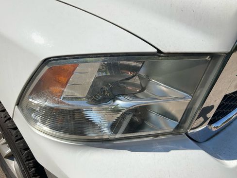 Used 2018 RAM 1500 Classic SLT AWD/4WD image 29