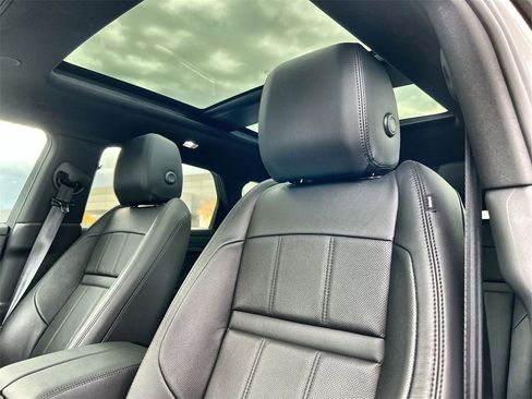 Certified 2022 Land Rover Range Rover Evoque R-Dynamic SE image 19
