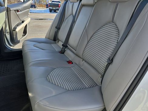 Certified 2020 Toyota Camry SE image 15