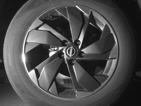 Used 2025 Nissan Rogue SV AWD/4WD image 15