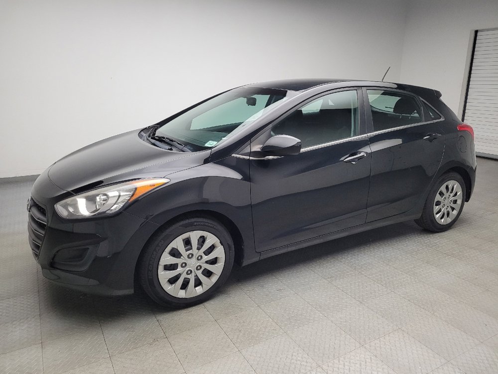 Used 2017 Hyundai Elantra GT FWD image 2