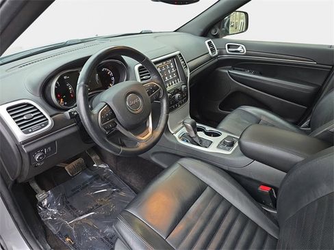 Used 2018 Jeep Grand Cherokee Limited image 19