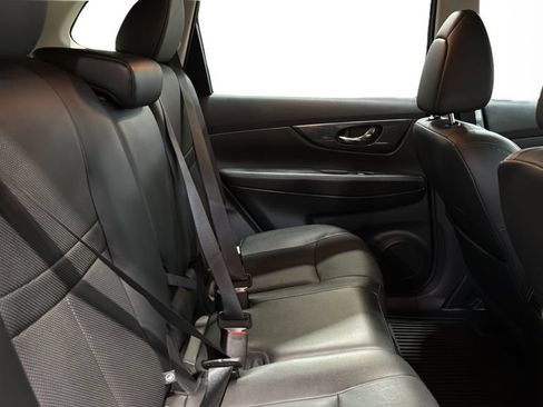 Used 2016 Nissan Rogue SL AWD/4WD image 16