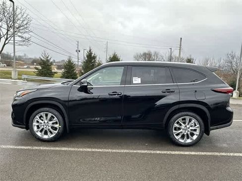 New 2026 Toyota Highlander Limited image 2