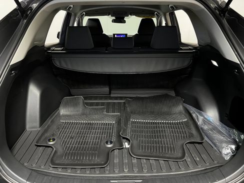 Used 2025 Toyota RAV4 XLE AWD/4WD image 25