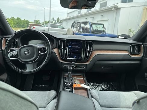 Used 2021 Volvo XC60 T5 Inscription w/ Climate Package AWD/4WD image 18