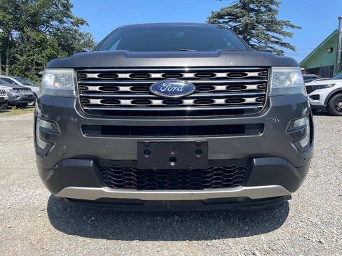 Used 2016 Ford Explorer XLT w/ Equipment Group 202A AWD/4WD image 3