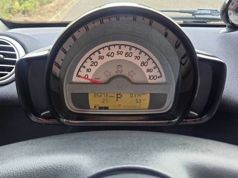 Used 2012 smart fortwo passion RWD image 19