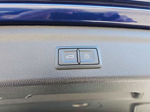 Certified 2025 Audi Q3 2.0T Premium AWD/4WD image 34