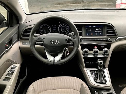 Used 2019 Hyundai Elantra SEL image 5